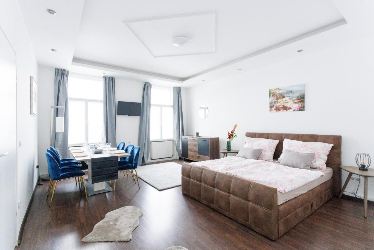 Central, Modern, Big Apartment Wenen Buitenkant foto