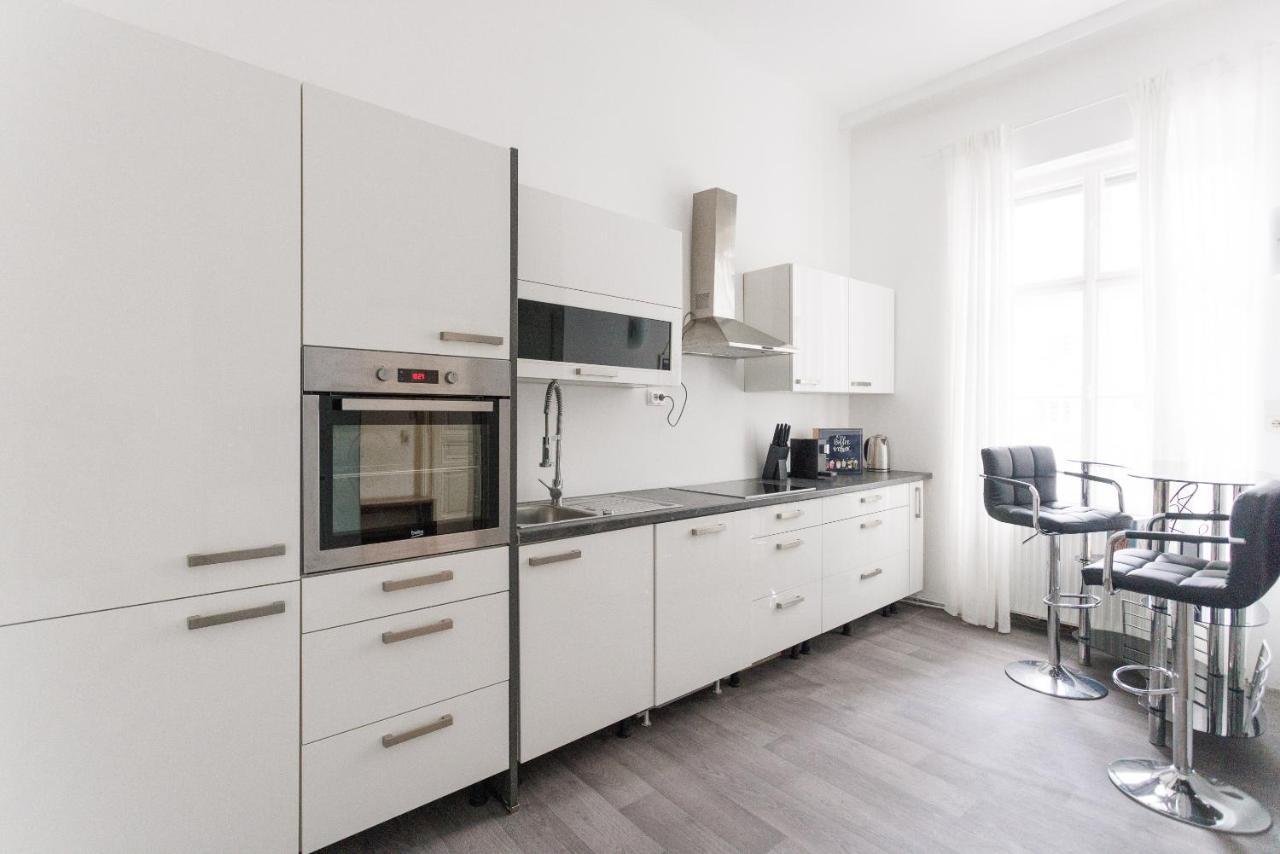 Central, Modern, Big Apartment Wenen Buitenkant foto
